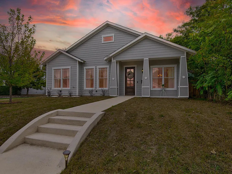 2700 Gladstone Dr — Photo 27