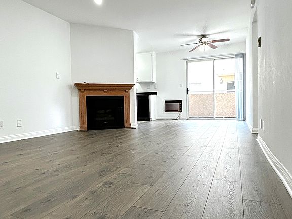 3rd image of 3618 Empire Dr APT 103