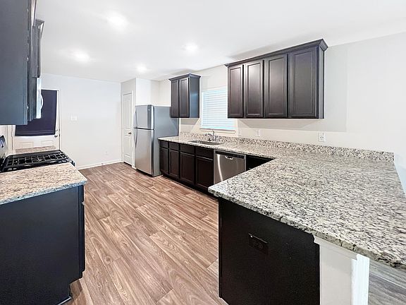 3rd image of 15206 Harbor Lndg