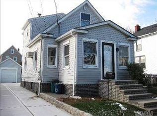 74 Cherry Ln, Floral Park, NY 11001
