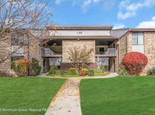68 Overlook Way UNIT J, Manalapan, NJ 07726