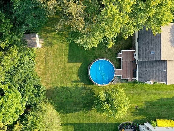 3rd image of 5531 Grace Dr