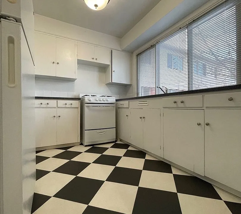 105 NE 61st Ave #1-21