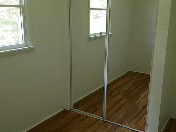 5th image of 533 Bartley St