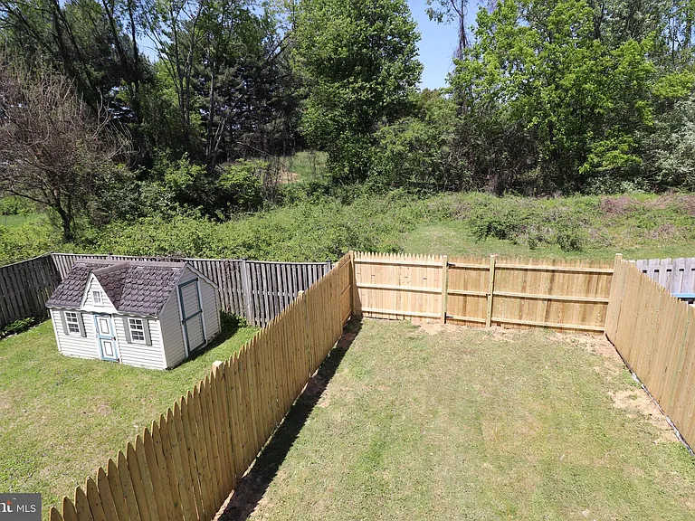 18365 Honeylocust Cir — Photo 10