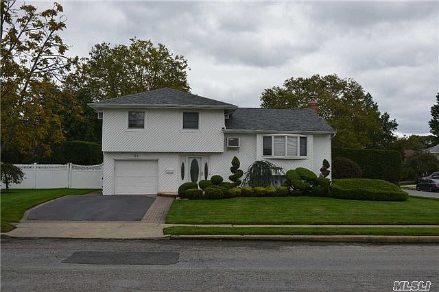 1st image of 32 Gainsville Dr