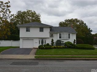 32 Gainsville Dr, Plainview, NY 11803