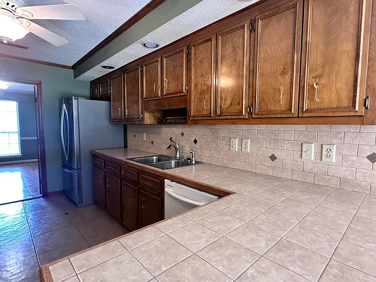 4497 Amanda Ln — Photo 17