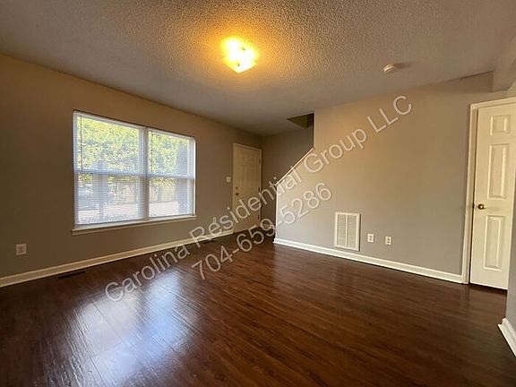 3rd image of 1520 N Main Ave APT 20
