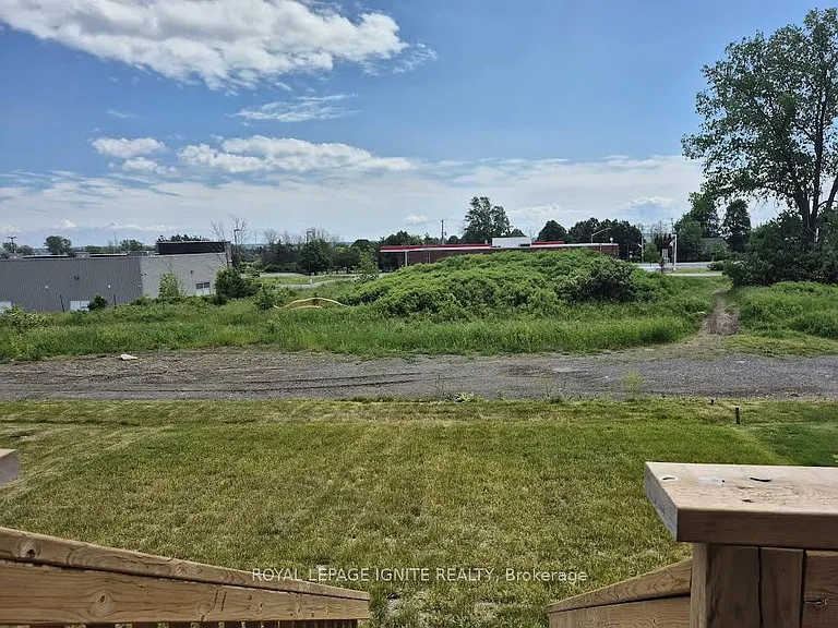 137 Gildersleeve Blvd — Photo 26