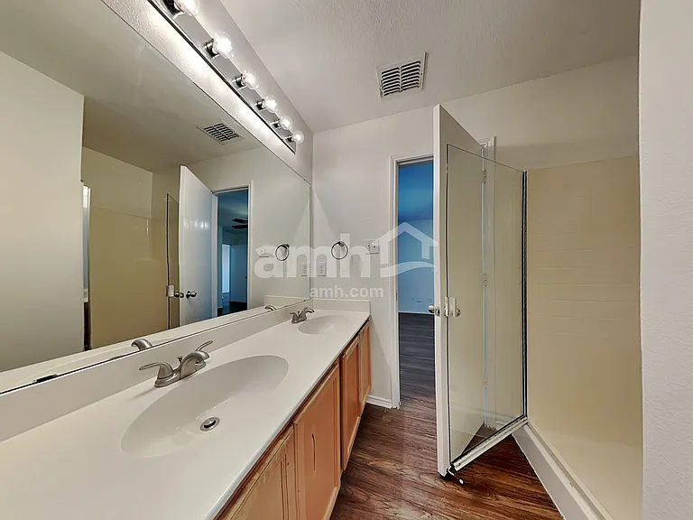 115 Windsor Dr — Photo 11