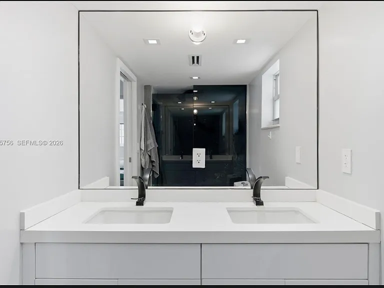 1428 Euclid Ave #207 — Photo 16