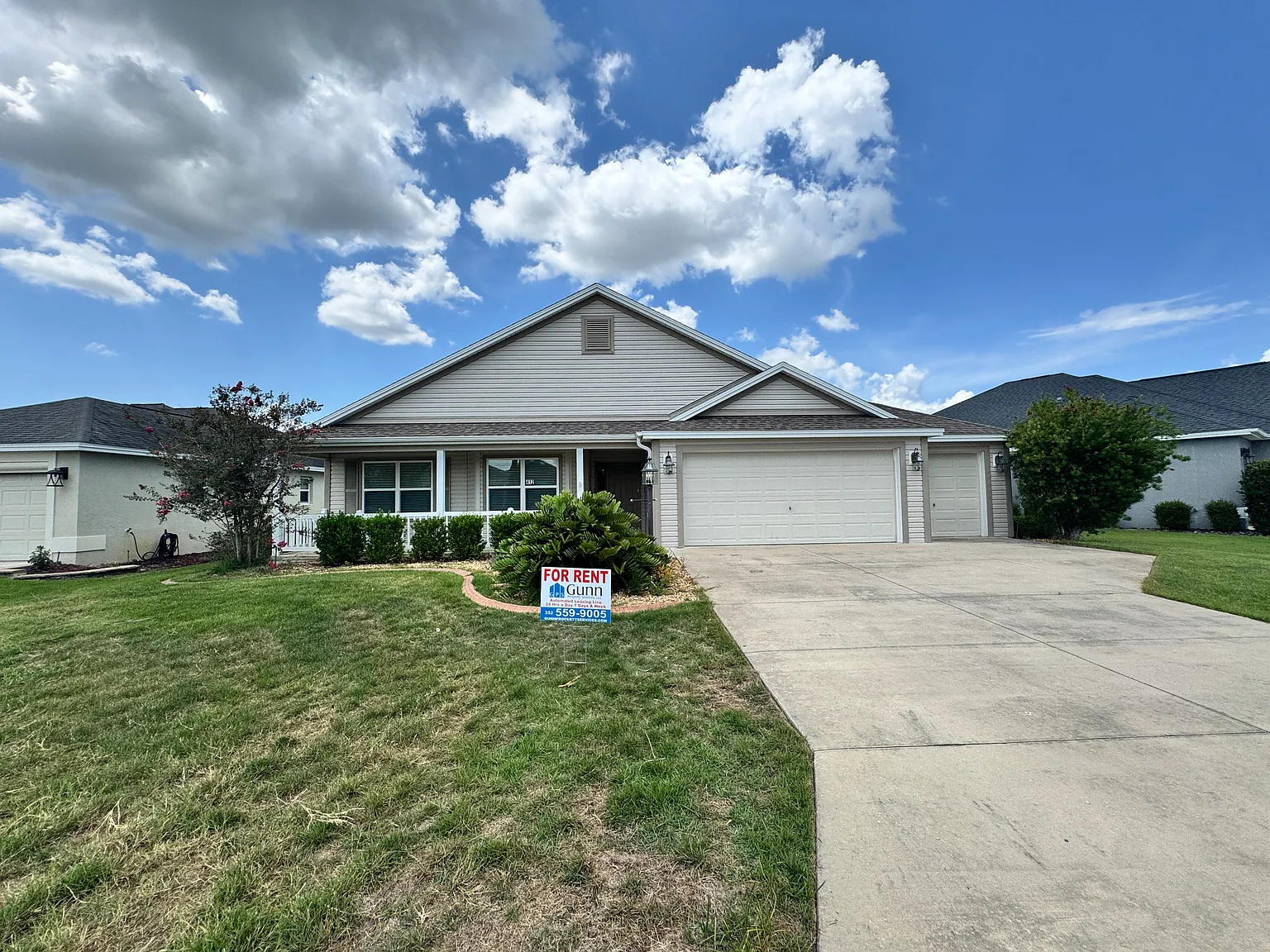 Nice 3 Beds 2 Baths in The Village of LaBelle — Photo 1