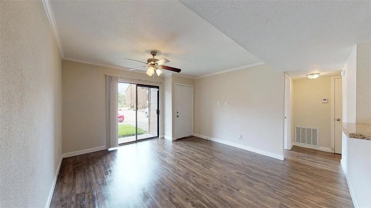 2 bed, 2.0 bath, 908 sqft, $975 — Photo 4
