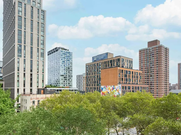 387 Grand Street image 10 of 11