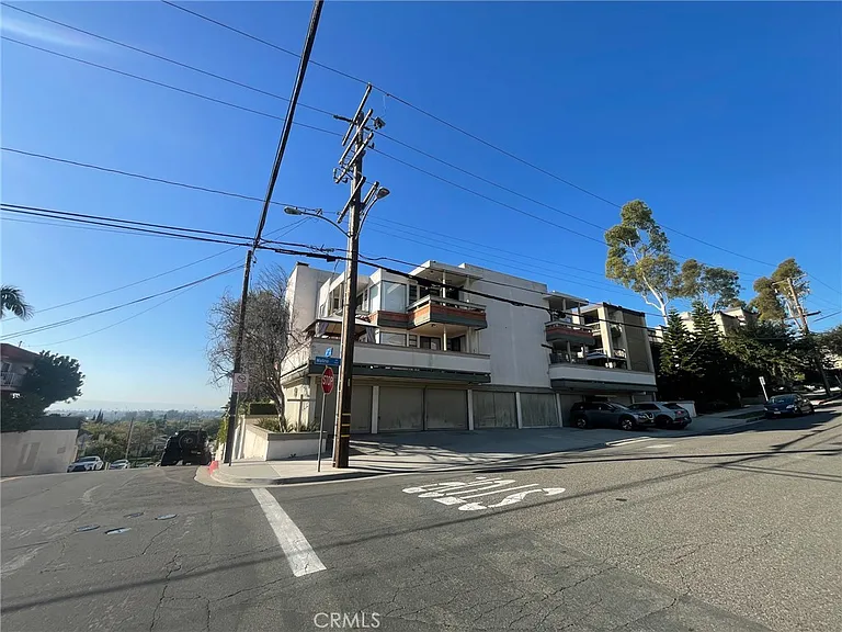2575 E 19th St #17 — Photo 7