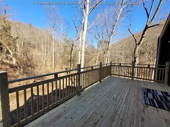 3rd image of 1662 Connell Rd