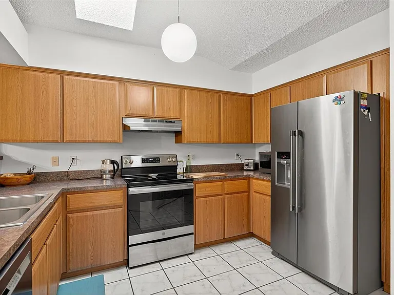 2048 NW 50th Ave — Photo 14