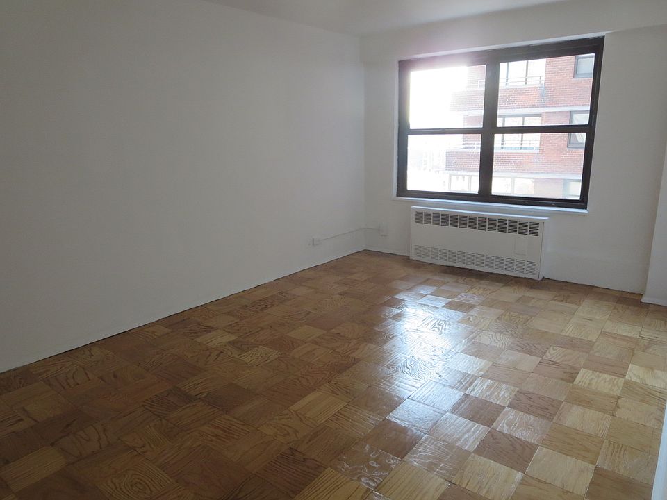 1st image of 385 Grand St APT L1005