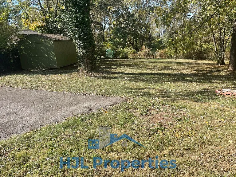 106 Graeme Dr — Photo 11