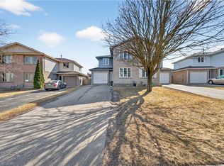 122 Memory Ln, Cambridge, ON N3C3Z6