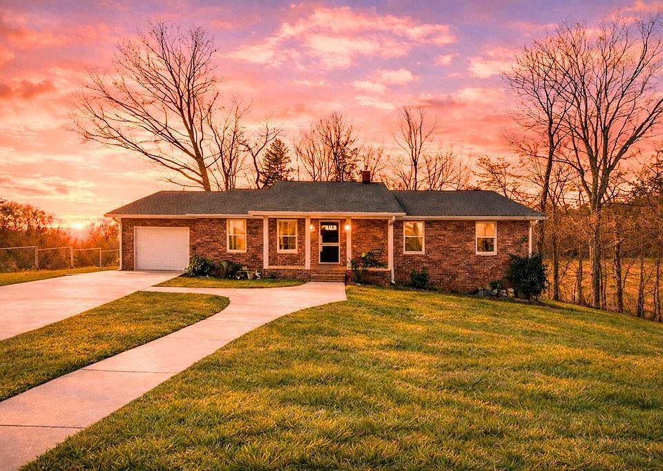 1st image of 581 Roberts Ridge Rd