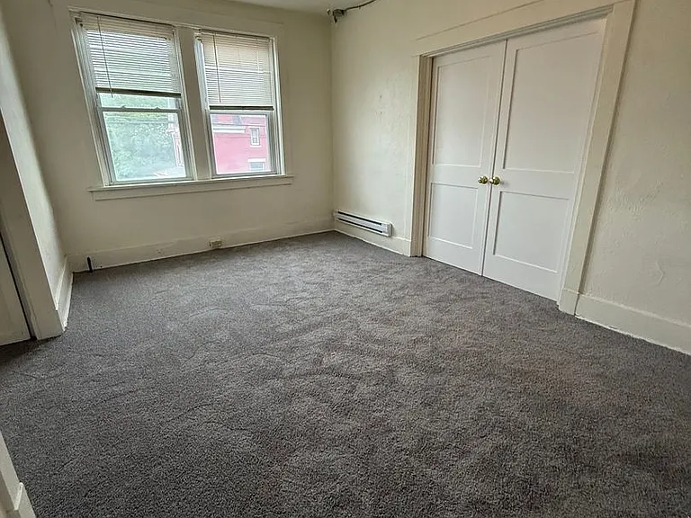6 S Fremont Ave — Photo 11