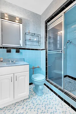 Bathroom, photo 2