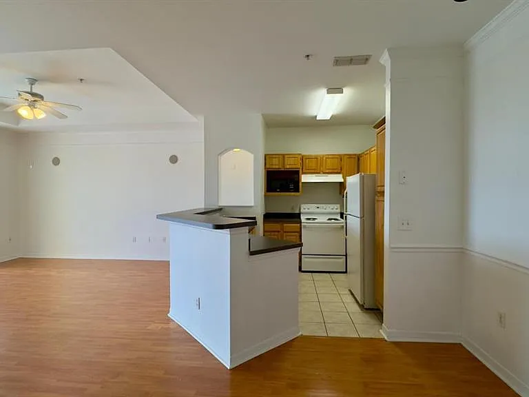 6413 Astor Village Ave #309 — Photo 3