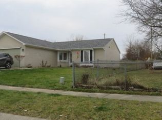 215 Aspen Dr, Kendallville, IN 46755