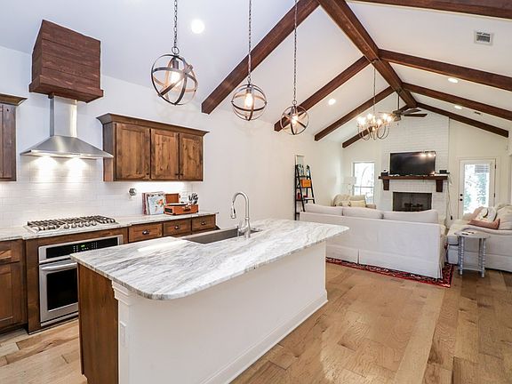 5th image of 104 Glen Alden Cir