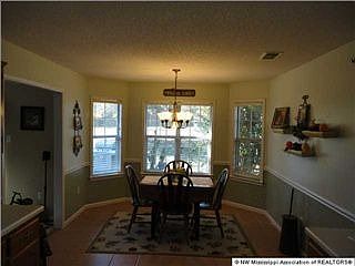 4th image of 9231 Lakeside Dr