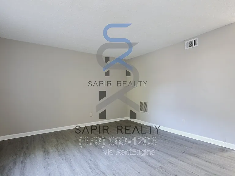 2719 Greystone Ct — Photo 4