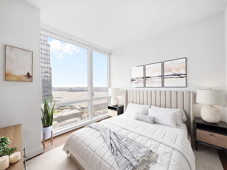 605 W 42nd St #57R — Photo 2