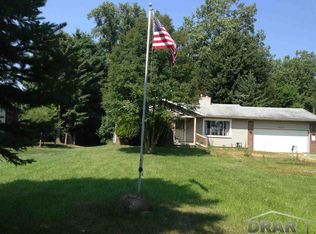 13733 Grafton Rd, Carleton, MI 48117