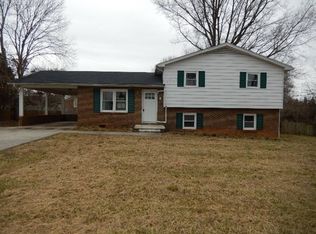 5196 W Piedmont Cir, Conover, NC 28613