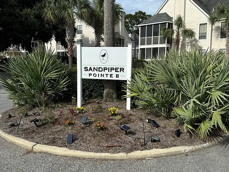 348 Sandpiper Dr #B — Photo 2