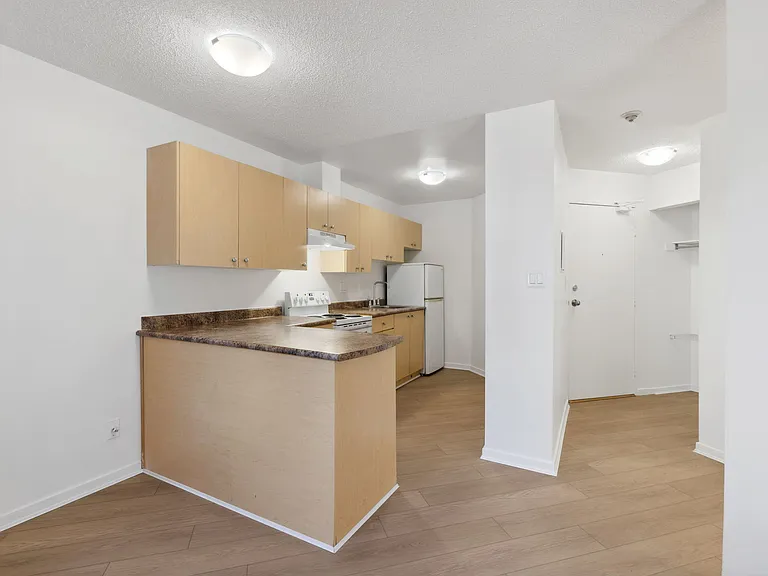 1045 Haro St — Photo 66
