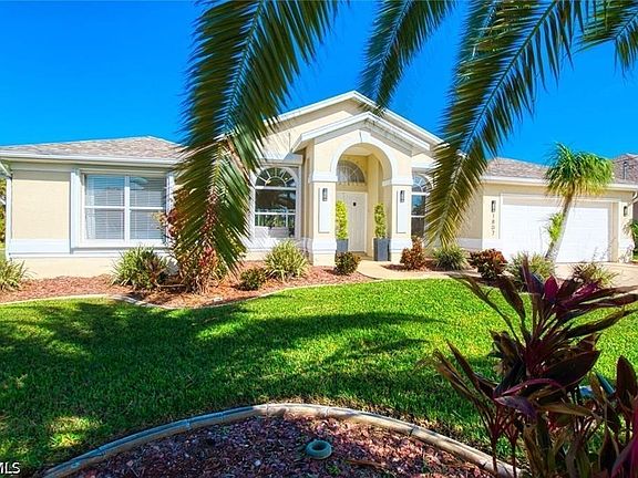 3rd image of 1807 SW 48th Ln
