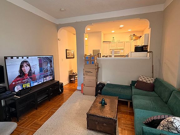 2nd image of 410 Washington St APT 6