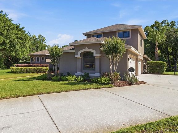 2nd image of 5902 Hammock Woods Dr