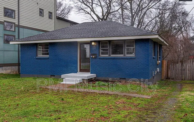 2 bed, 1.0 bath, 825 sqft, $1,895 — Photo 2