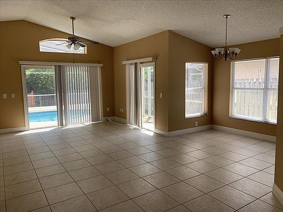 5th image of 247 Coralwood Ct