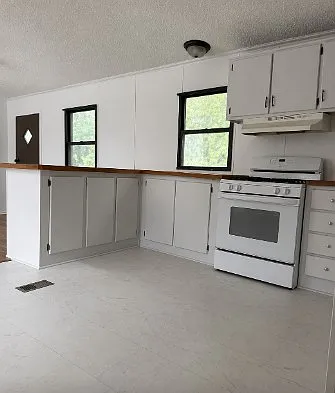 111 Saint Ellen Dr — Photo 3