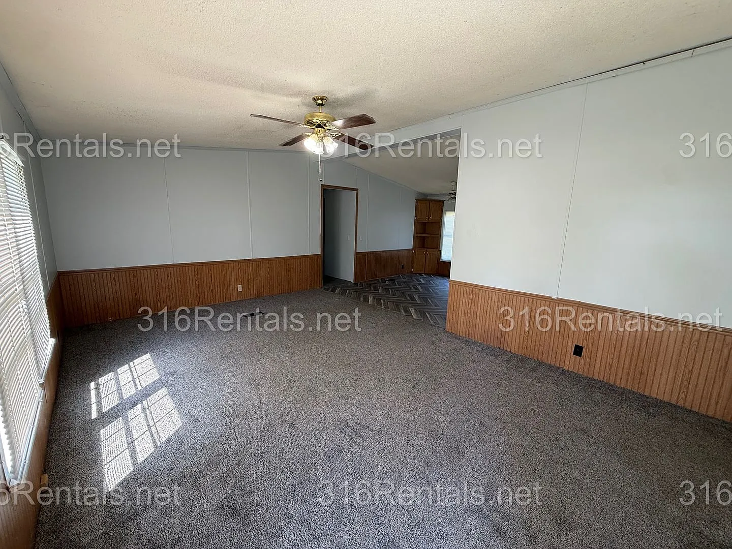 $1695 - **Coming Soon** 4 Bedroom / 2 Bathroom - Haysville Single Family Home — Photo 4