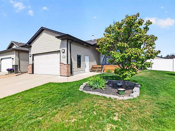 2nd image of 400 Ramage Cres #431