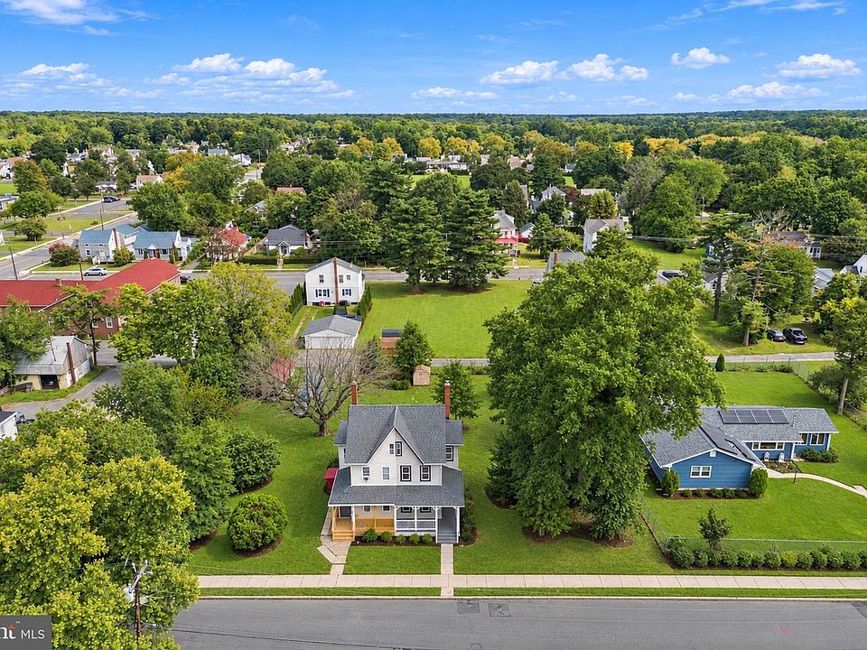 1st image of 81 Magnolia Ave
