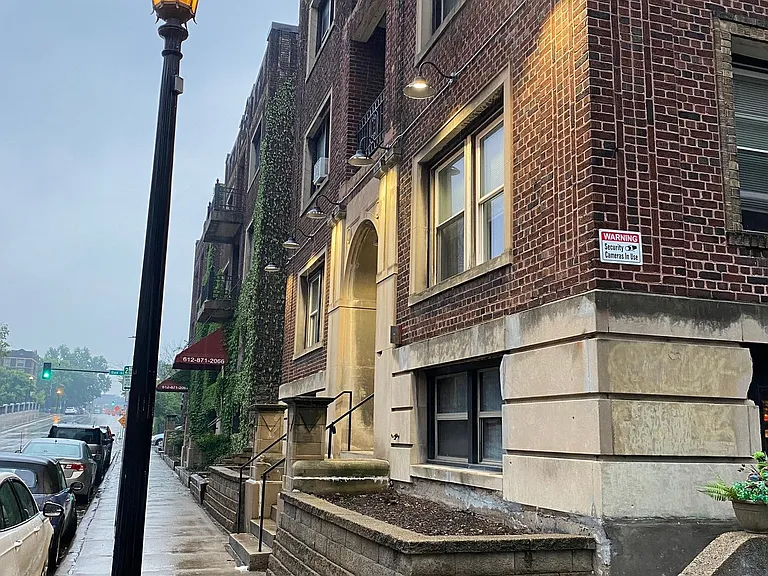 1524 LaSalle Ave — Photo 8