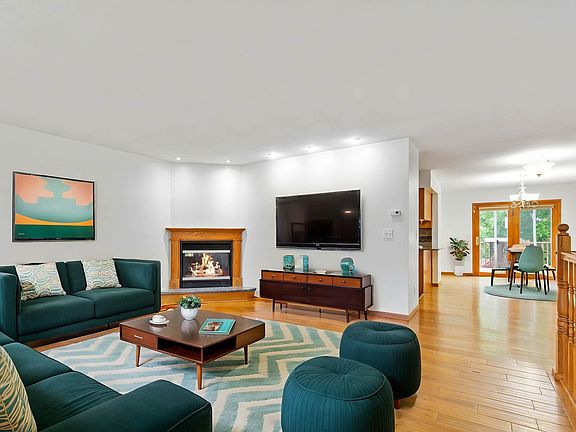 4th image of 4158 Wisconsin Ave