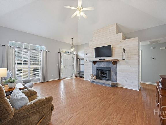 5th image of 220 Joshua Circle